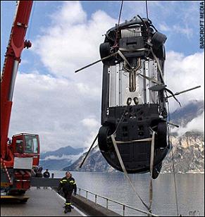 Bond Aston accident 1 Lake Garda