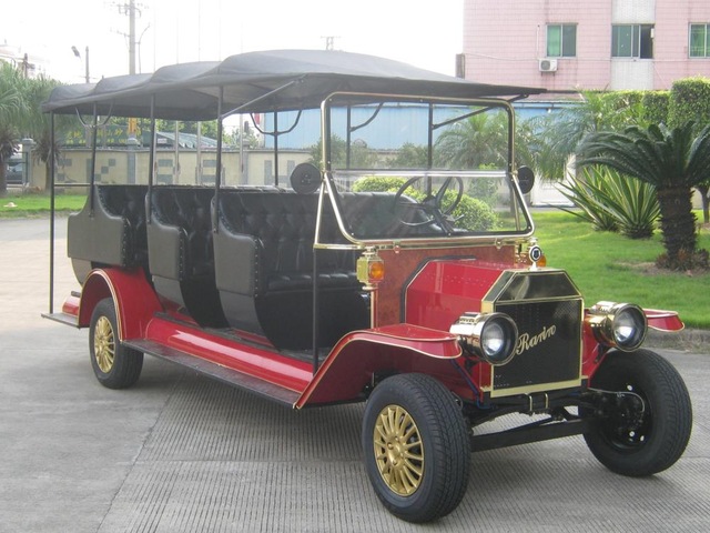 Rariro Retro Resort Bus red